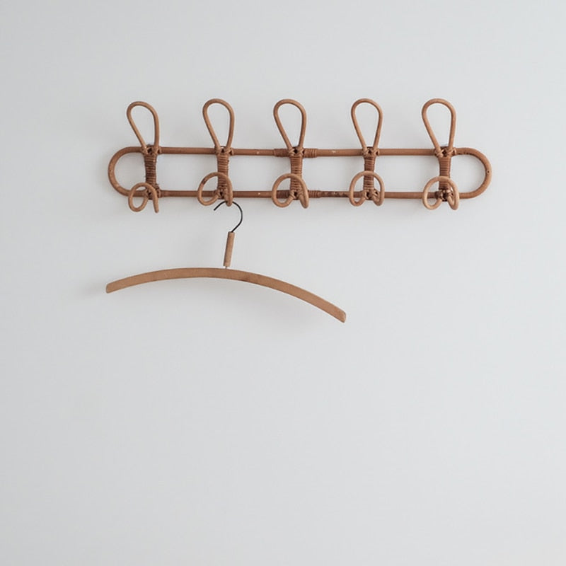 Porte-manteau mural en rotin