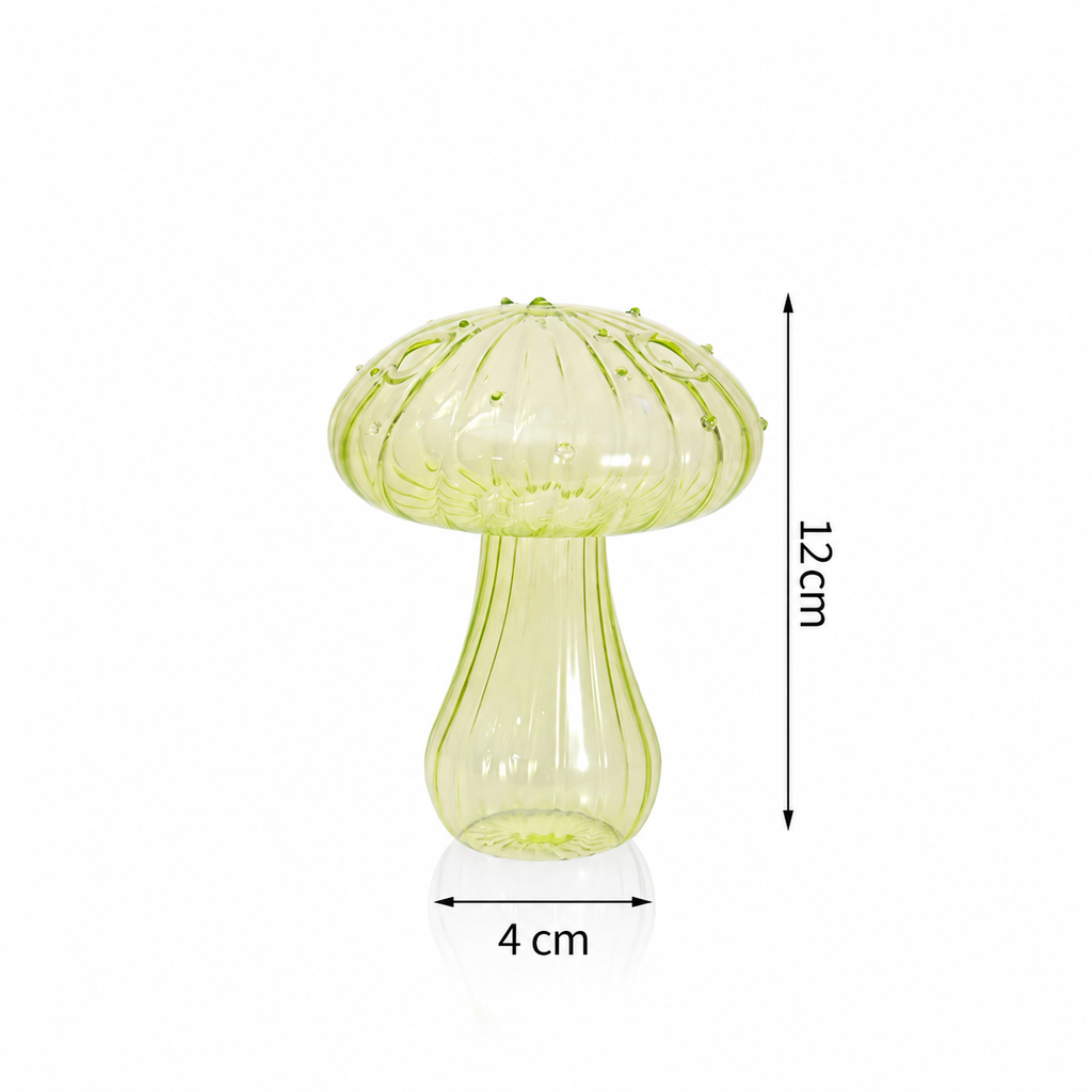 Vase vert, hauteur 12 cm, base 4 cm